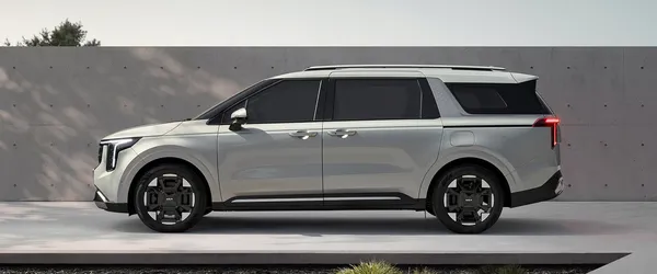 Kia Carnival front exterior overview
